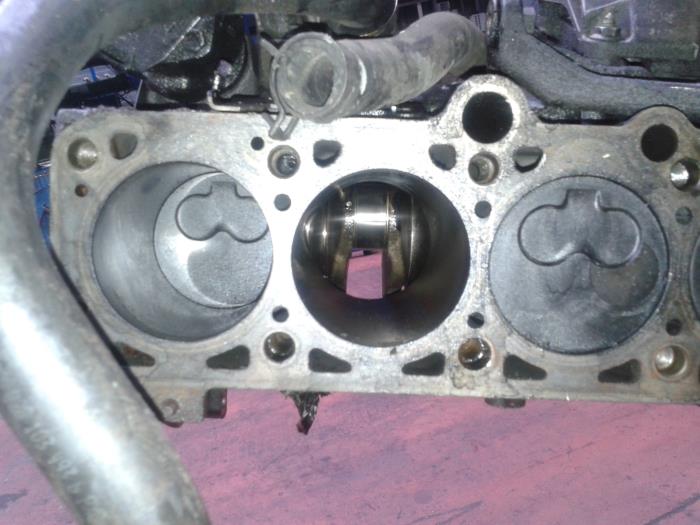 Gebruikte Zuiger Volkswagen Transporter Prijs op aanvraag aangeboden door N Kossen Autorecycling BV