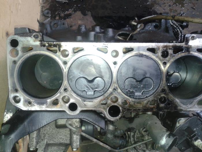Gebruikte Zuiger Volkswagen Polo Prijs op aanvraag aangeboden door N Kossen Autorecycling BV