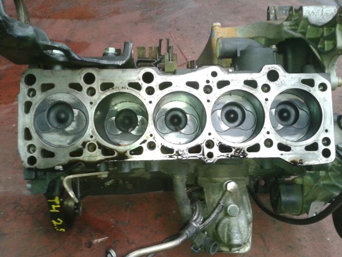Gebruikte Drijfstang Volkswagen Transporter Prijs op aanvraag aangeboden door N Kossen Autorecycling BV