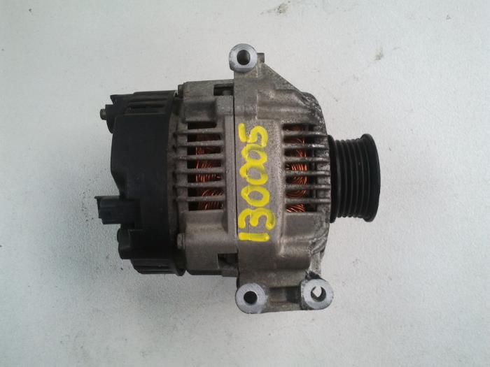 Dynamo van een Renault Kangoo (KC) 1.4 2000