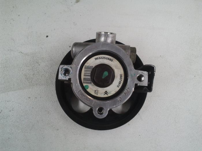 Gebruikte Pomp Servo Citroen Xsara Picasso (CH) 1.8 16V Prijs op aanvraag aangeboden door N Kossen Autorecycling BV