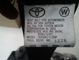Gebruikte Veiligheidsgordel links-voor Toyota Celica (ZZT230/231) 1.8i 16V Prijs op aanvraag aangeboden door N Kossen Autorecycling BV