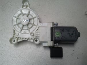 Gebruikte Raammotor Portier Dodge Ram 3500 Standard Cab (DR/DH/D1/DC/DM) 5.7 V8 Hemi 1500 4x2 Prijs op aanvraag aangeboden door N Kossen Autorecycling BV