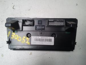 Gebruikte Climatronic Paneel Saab 9-3 II Sport Sedan (YS3F) 1.9 TiD 16V Prijs op aanvraag aangeboden door N Kossen Autorecycling BV