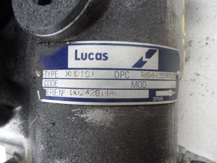 Gebruikte Dieselpomp Rover 200 Prijs op aanvraag aangeboden door N Kossen Autorecycling BV