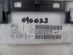 Gebruikte Display Interieur Renault Clio III (BR/CR) 1.5 dCi 85 Prijs op aanvraag aangeboden door N Kossen Autorecycling BV