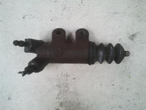 Gebruikte Koppeling Hulp Cilinder Toyota Celica (ZZT230/231) 1.8i 16V Prijs op aanvraag aangeboden door N Kossen Autorecycling BV