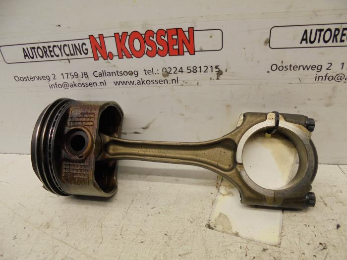 Gebruikte Drijfstang Toyota Celica Prijs op aanvraag aangeboden door N Kossen Autorecycling BV
