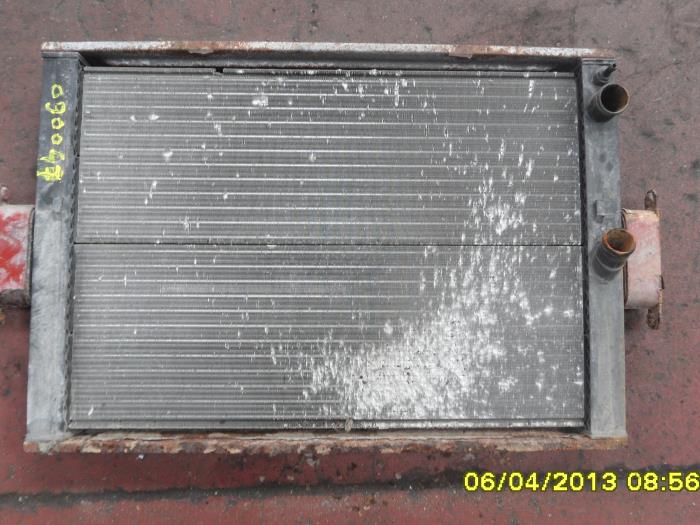 Gebruikte Radiateur Iveco New Daily I/II 35.8 K Prijs op aanvraag aangeboden door N Kossen Autorecycling BV