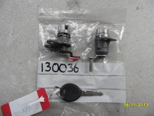Gebruikte Set Cilindersloten (compleet) Dodge Ram 3500 Standard Cab (DR/DH/D1/DC/DM) 5.7 V8 Hemi 1500 4x2 Prijs op aanvraag aangeboden door N Kossen Autorecycling BV