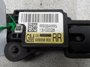 Gebruikte Sensor Airbag Opel Signum (F48) 2.2 direct 16V Prijs op aanvraag aangeboden door N Kossen Autorecycling BV