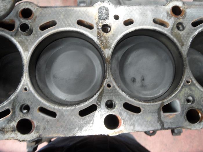 Gebruikte Zuiger BMW Z3 Prijs op aanvraag aangeboden door N Kossen Autorecycling BV