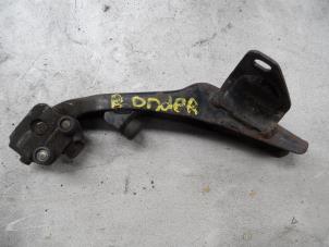 Gebruikte Schuifdeurrol rechts Mitsubishi L-400 2.5 TD Prijs op aanvraag aangeboden door N Kossen Autorecycling BV