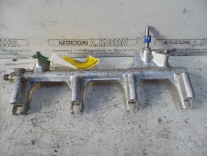 Gebruikte Injector brug Opel Signum (F48) 2.2 direct 16V Prijs op aanvraag aangeboden door N Kossen Autorecycling BV