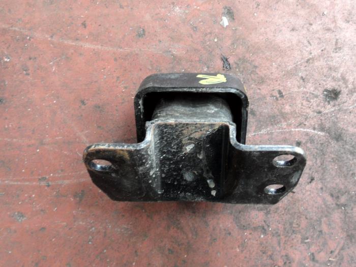 Gebruikte Motorsteun Daihatsu Terios (J2) 1.5 16V DVVT 4x2 Euro 4 Prijs op aanvraag aangeboden door N Kossen Autorecycling BV