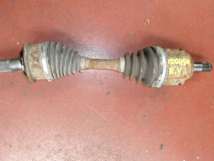 Gebruikte Aandrijfas rechts-voor Toyota Land Cruiser 90 (J9) 3.0 D-4D 16V Prijs op aanvraag aangeboden door N Kossen Autorecycling BV
