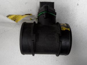 Gebruikte Luchtmassameter Alfa Romeo 156 (932) 1.8 Twin Spark 16V Prijs op aanvraag aangeboden door N Kossen Autorecycling BV