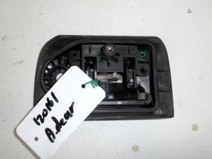 Gebruikte Greep achterdeur Bus-Bestel Renault Kangoo Express (FC) 1.5 dCi 60 Prijs op aanvraag aangeboden door N Kossen Autorecycling BV