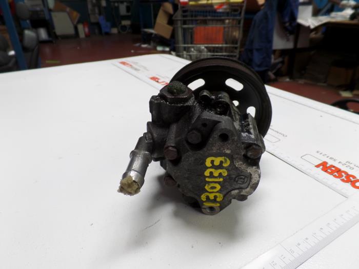 Gebruikte Servopomp Audi TT (8N3) 1.8 20V Turbo Quattro Prijs op aanvraag aangeboden door N Kossen Autorecycling BV