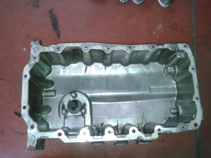 Gebruikte Carterpan Volkswagen Passat Variant (3C5) 2.0 TDI 140 Prijs op aanvraag aangeboden door N Kossen Autorecycling BV
