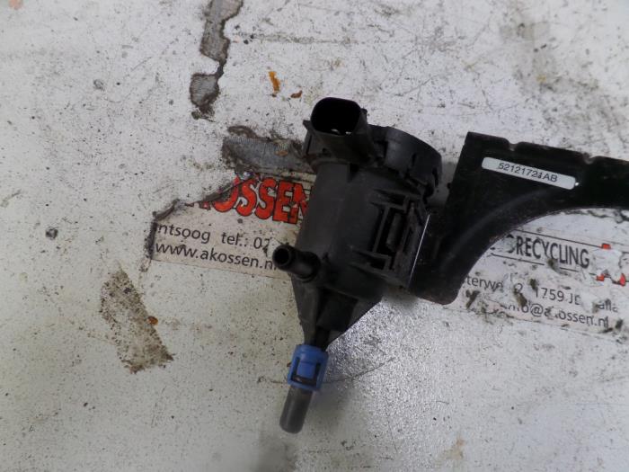 Gebruikte Druksensor Dodge Ram 3500 Standard Cab (DR/DH/D1/DC/DM) 5.7 V8 Hemi 2500 4x2 Prijs op aanvraag aangeboden door N Kossen Autorecycling BV