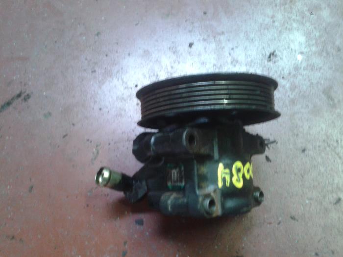 Gebruikte Pomp Servo Ford Focus 1 Wagon 1.8 TDdi Prijs op aanvraag aangeboden door N Kossen Autorecycling BV