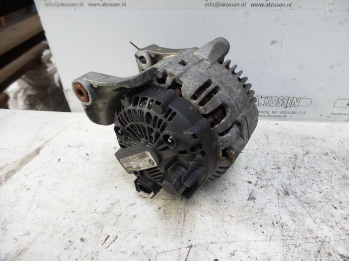 Dynamo van een BMW 6 serie (E63) M6 V10 40V 2006