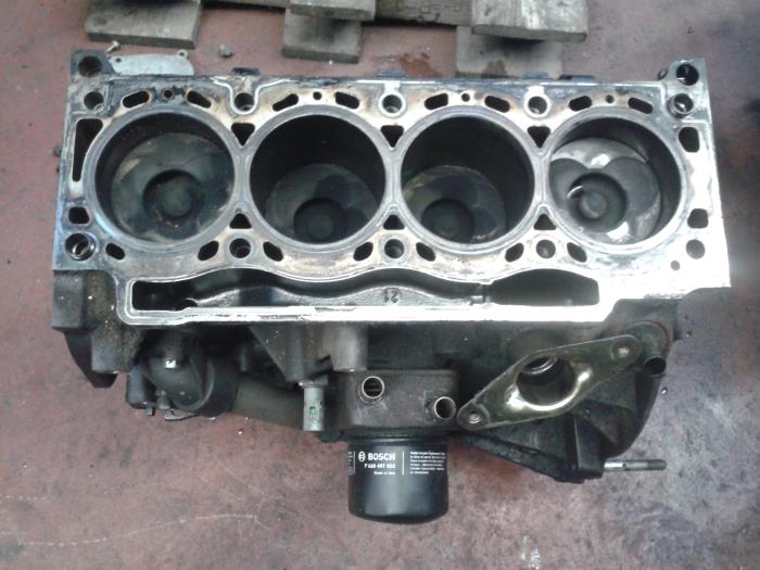 Gebruikte Krukas Renault Laguna II Grandtour (KG) 1.9 dCi 120 Prijs op aanvraag aangeboden door N Kossen Autorecycling BV