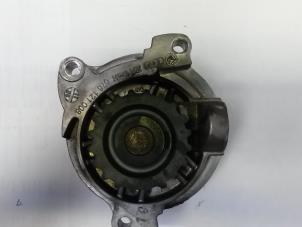 Gebruikte Koelvloeistof pomp Volkswagen Crafter 2.5 TDI 30/32/35/46/50 Prijs op aanvraag aangeboden door N Kossen Autorecycling BV