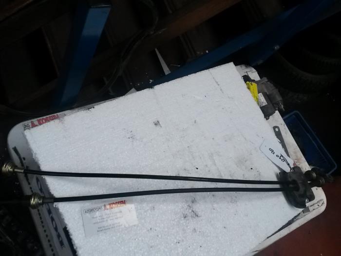 Gebruikte Schakelkabel Versnellingsbak Renault Trafic New (FL) 2.5 dCi 16V 135 Prijs op aanvraag aangeboden door N Kossen Autorecycling BV