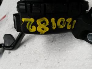 Gebruikte Gaspedaal Volkswagen Passat (3B3) 2.0 20V Prijs op aanvraag aangeboden door N Kossen Autorecycling BV