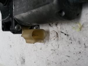 Gebruikte Raammotor Portier Dodge Ram 3500 Standard Cab (DR/DH/D1/DC/DM) 5.7 V8 Hemi 2500 4x2 Prijs op aanvraag aangeboden door N Kossen Autorecycling BV