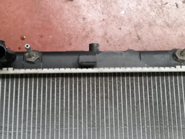 Radiateur van een Nissan Micra (K12) 1.4 16V 2007