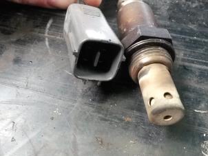 Lambda Sonde van een Mazda RX-8 (SE17) 1.3 Renesis 2003