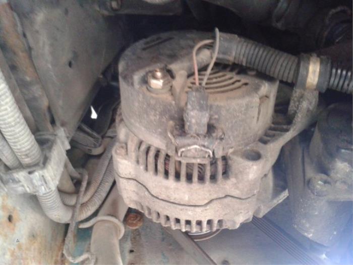 Gebruikte Dynamo Volkswagen Transporter/Caravelle T4 2.4 D Synro Prijs op aanvraag aangeboden door N Kossen Autorecycling BV