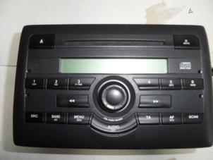 Gebruikte Radio CD Speler Fiat Stilo (192A/B) 1.9 JTD 100 Prijs op aanvraag aangeboden door N Kossen Autorecycling BV