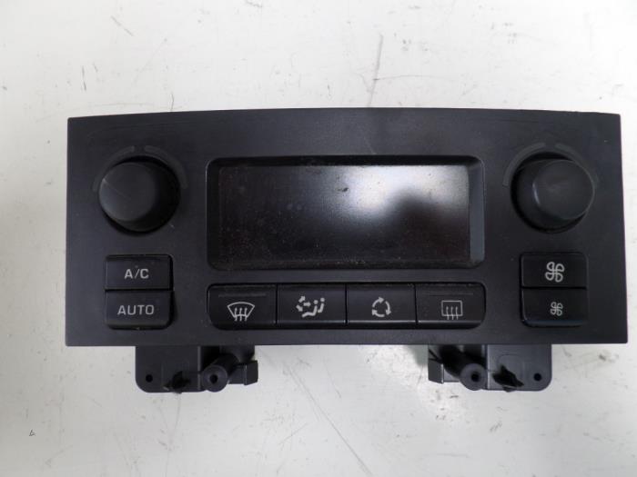 Gebruikte Display Interieur Peugeot 307 CC (3B) 1.6 16V Prijs op aanvraag aangeboden door N Kossen Autorecycling BV