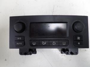 Gebruikte Display Interieur Peugeot 307 CC (3B) 1.6 16V Prijs op aanvraag aangeboden door N Kossen Autorecycling BV