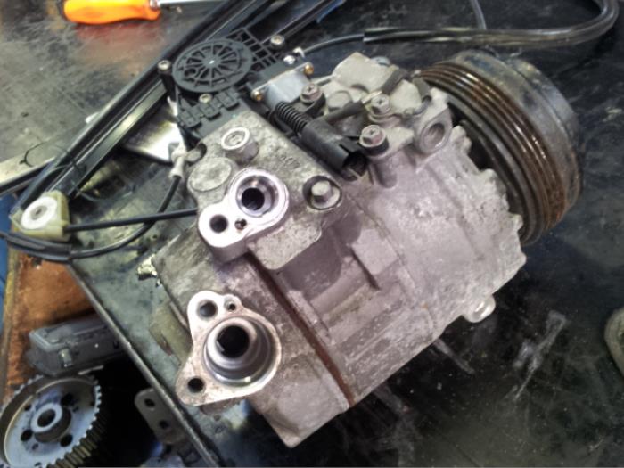 Gebruikte Aircopomp BMW 3 serie (E46/2) 320 Ci 24V Prijs op aanvraag aangeboden door N Kossen Autorecycling BV