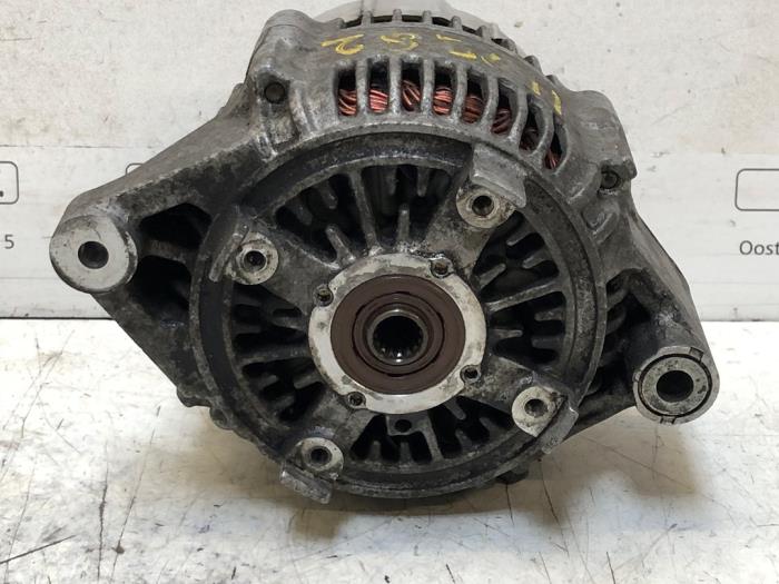 Dynamo van een Land Rover Discovery II 2.5 Td5 2003