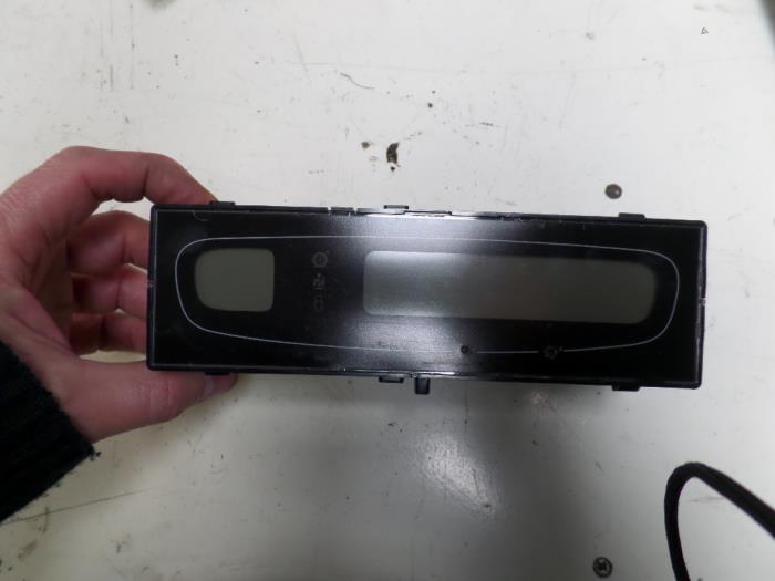 Gebruikte Display Interieur Renault Laguna II Grandtour (KG) 1.9 dCi 100 Prijs op aanvraag aangeboden door N Kossen Autorecycling BV