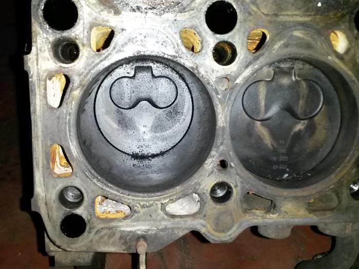 Gebruikte Zuiger Volkswagen Transporter/Caravelle T4 2.4 D Synro Prijs op aanvraag aangeboden door N Kossen Autorecycling BV