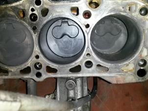 Gebruikte Drijfstang Volkswagen Transporter/Caravelle T4 2.4 D Synro Prijs op aanvraag aangeboden door N Kossen Autorecycling BV