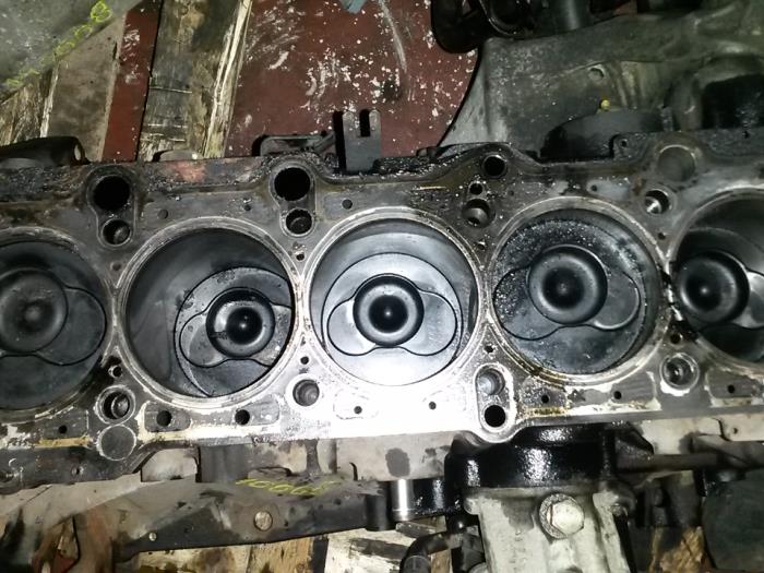 Gebruikte Krukas Volkswagen Transporter T4 2.5 TDI Prijs op aanvraag aangeboden door N Kossen Autorecycling BV