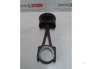 Gebruikte Zuiger Opel Tigra Prijs op aanvraag aangeboden door N Kossen Autorecycling BV