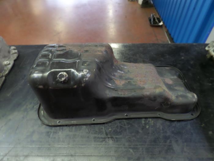 Carterpan van een Nissan Primera (P12) 1.8 16V 2006