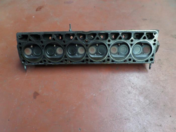 Gebruikte Cilinderkop Jeep Grand Cherokee (WG/WJ) 4.0i Prijs op aanvraag aangeboden door N Kossen Autorecycling BV