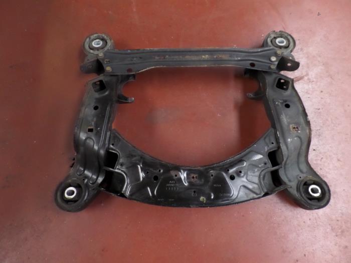 Gebruikte Subframe Audi A6 Quattro (C6) 3.0 TDI V6 24V Prijs op aanvraag aangeboden door N Kossen Autorecycling BV