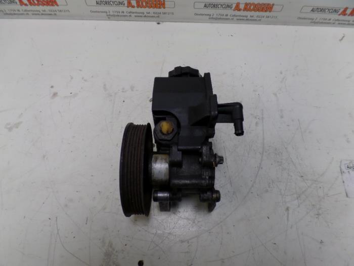 Gebruikte Pomp Servo Mercedes C Combi (S202) 1.8 C180T 16V Prijs op aanvraag aangeboden door N Kossen Autorecycling BV