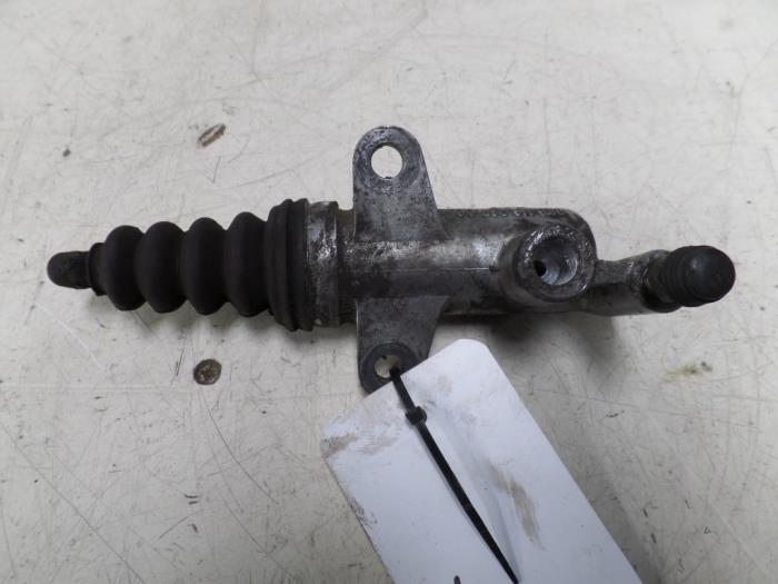 Gebruikte Koppeling Hulp Cilinder Porsche 911 (996) 3.6 Carrera 4 24V Prijs op aanvraag aangeboden door N Kossen Autorecycling BV